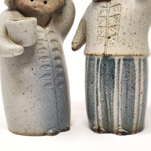 Japanese Pottery Stoneware Sweet Couple Holding Pots Blue Cream Cute Kawaii 5" - Picture 7 of 16